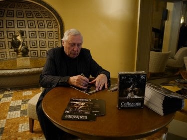 Nightwatching, Peter Greenaway firma le copie dell'edizione speciale