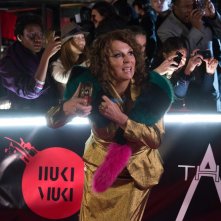 Absolutely Fabulous: The Movie, Jennifer Saunders in un momento del film