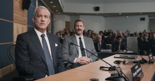 Sully: Tom Hanks e Aaron Eckhart in una scena del film