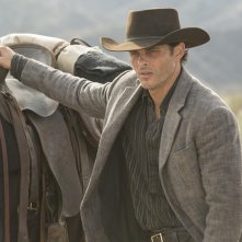 Westworld: James Marsden in una foto di The Adversary