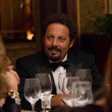 Poveri ma ricchi: Enrico Brignano in una scena del film