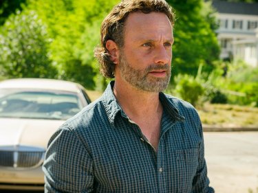 The Walking Dead: Andrew Lincoln in una foto dell'episodio Al tuo servizio