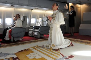 The Young Pope: Jude Law in una scena dell'ottavo episodio