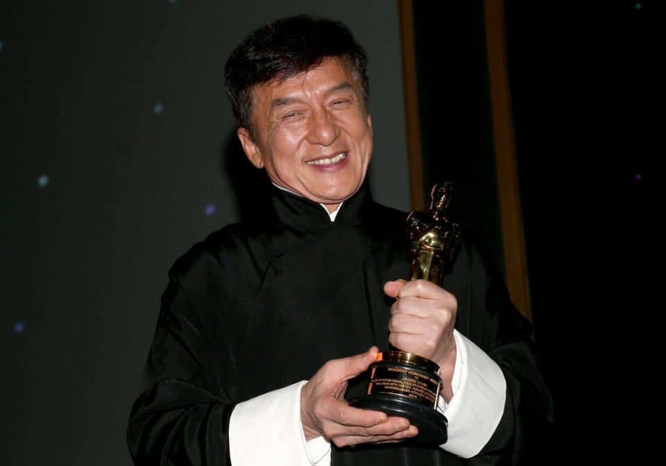 Jackie Chan ritira l'Oscar alla carriera ai Governors Awards! conl