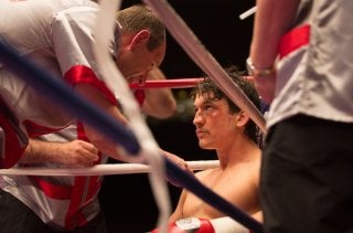Bleed for This - Vivo per combattere: Miles Teller e Aaron Eckhart sul ring in una scena del film