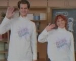 Andrew Garfield invita i fan ad abbracciarsi