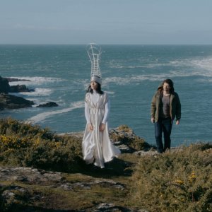 Marie et les naufragés: Vimala Pons e Pierre Rochefort in una scena del film
