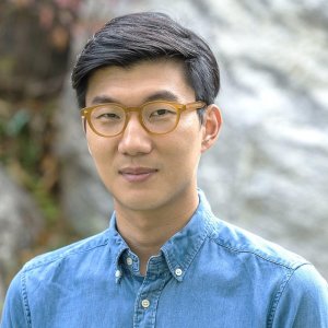 Turn Left Turn Right: il regista Doug Seok in un'immagine promozionale del film