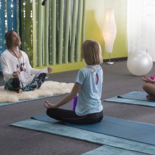 Yoga Hosers: Lily-Rose Melody Depp e Harley Quinn Smith in una scena del film