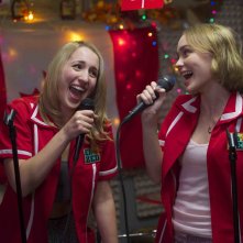 Yoga Hosers: Lily-Rose Melody Depp e Harley Quinn Smith in un'immagine tratta dal film