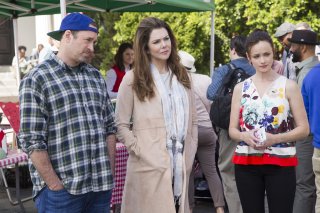 Una mamma per amica: Di nuovo insieme - Scott Patterson, Lauren Graham e Alexis Bledel in una foto della serie