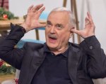 John Cleese farà parte dell'universo DC?