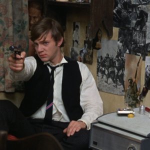 Malcom McDowell in una scena di If... di Lindsay Anderson