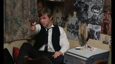 Malcom McDowell in una scena di If... di Lindsay Anderson