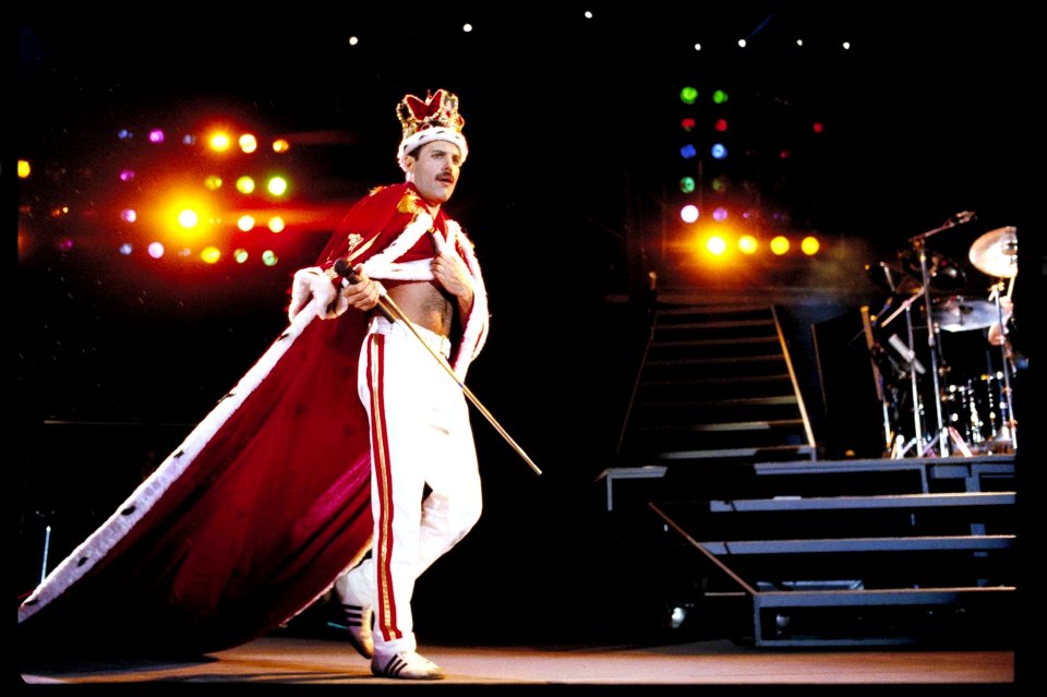 Freddie Mercury durante una performance