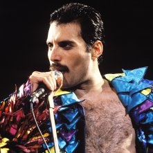 Freddie Mercury durante un live