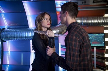 The Flash: Danielle Panabaker e Grant Gustin nella puntata Killer Frost