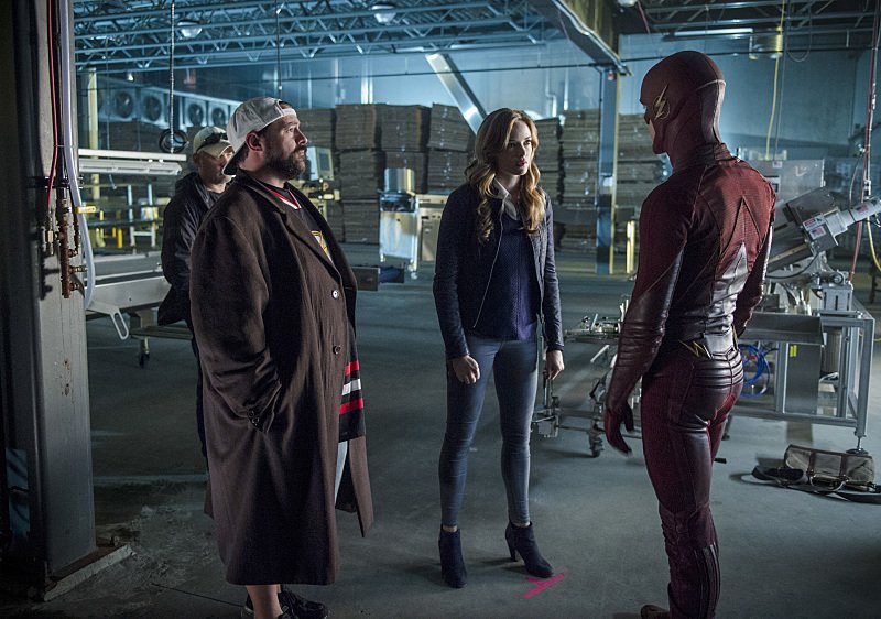 The Flash: Kevin Smith, Danielle Panabaker e Grant Gustin sul set di Killer Frost