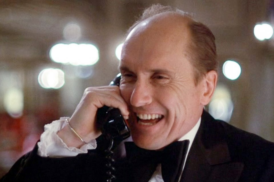Quinto potere: Robert Duvall in una scena