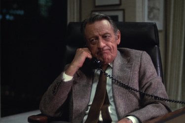 Quinto potere: William Holden in una scena