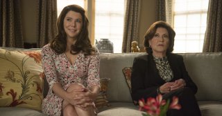 Una mamma per amica, di nuovo insieme: Lauren Graham e Kelly Bishop nell'episodio Primavera