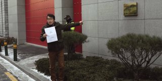 Mentre loro stavano a guardare: una scena del documentario