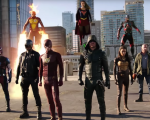 Arrowverse: il videobackstage del crossover svela i segreti dell'invasione aliena!