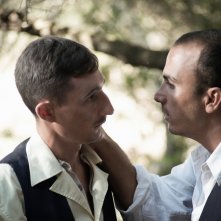 La stoffa dei sogni: Ciro Petrone e Francesco Di Leva in una scena del film