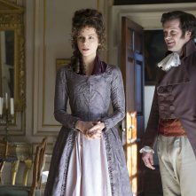 Amore e inganni: Kate Beckinsale e Tom Bennett in una scena del film
