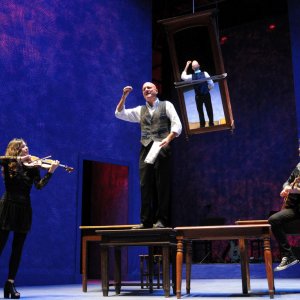 Father and Son: Claudio Bisio in un'immagine dello spettacolo