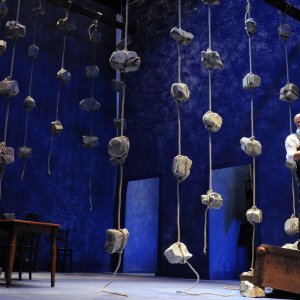 Father and Son: Claudio Bisio in una suggestiva immagine tratta dallo spettacolo teatrale