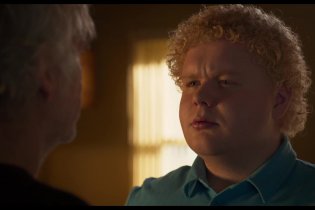 Babbo Bastardo 2 - Clip esclusiva 'Un regalo speciale per il compleanno di Thurman'