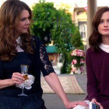 Una mamma per amica: di nuovo insieme, Alexis Bledel insieme a Lauren Graham in una scena