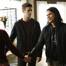 Supergirl: Melissa Benoist, Grant Gustin e Carlos Valdes in Medusa