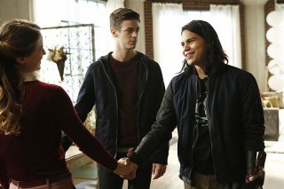 Supergirl: Melissa Benoist, Grant Gustin e Carlos Valdes in Medusa