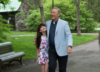 Una vita da gatto: Kevin Spacey e Malina Weissman in una scena del film