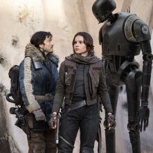 Rogue One: A Star Wars Story, Felicity Jones e Diego Luna in una foto del film