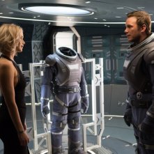 Passengers: Jennifer Lawrence e Chris Pratt in una foto del film