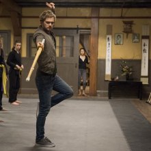 Iron Fist: Finn Jones in una foto della serie