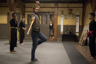 Iron Fist: Finn Jones in una foto della serie