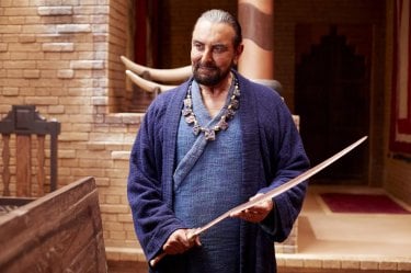 Mohenjo Daro: Kabir Bedi in una scena del film