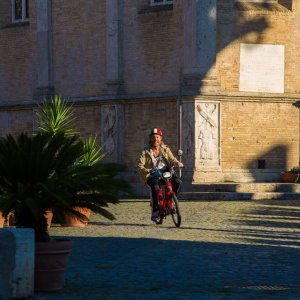 Poveri ma ricchi: De Sica in una foto esclusiva