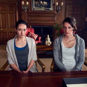 Fleabag: Phoebe Waller-Bridge e Sian Clifford in una foto della serie