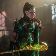 Power Rangers: Elizabeth Banks in una foto del film