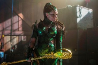 Power Rangers: Elizabeth Banks in una foto del film