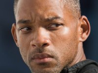 Will Smith allarmato per un leone che vive nel suo giardino