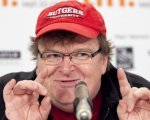 Michael Moore annuncia che protesterà contro Donald Trump