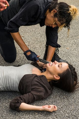 The Walking Dead: Christian Serratos nell'episodio Hearts Still Beating