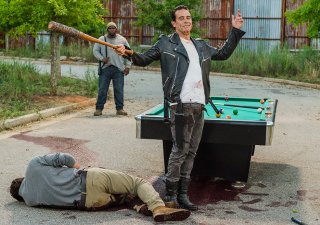 The Walking Dead: Jeffrey Dean Morgan in una foto della puntata Hearts Still Beating
