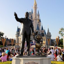 Le statue di Walt Disney e Topolino a Disneyland